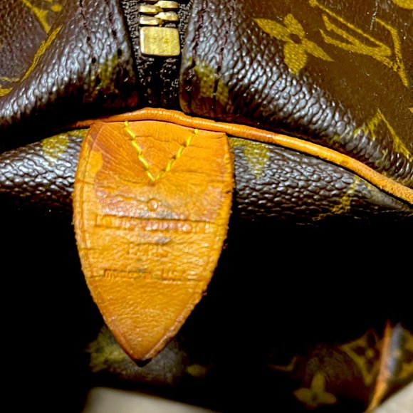 Authentic travel bag❤️🔥🔥 OR TRADE with Chanel bag - Picture 1 of 9